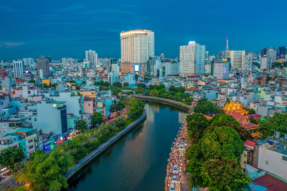 Có nên đi du lịch Sài Gòn vào mùa mưa hay không?