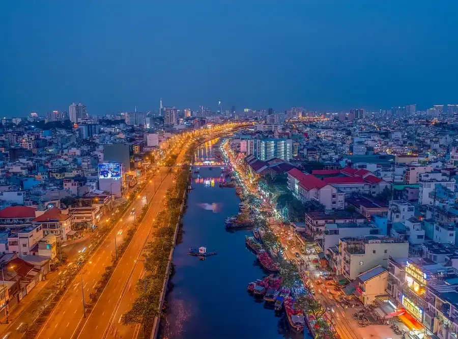 Tự do khám phá du lịch Sài Gòn ban đêm có gì hấp dẫn