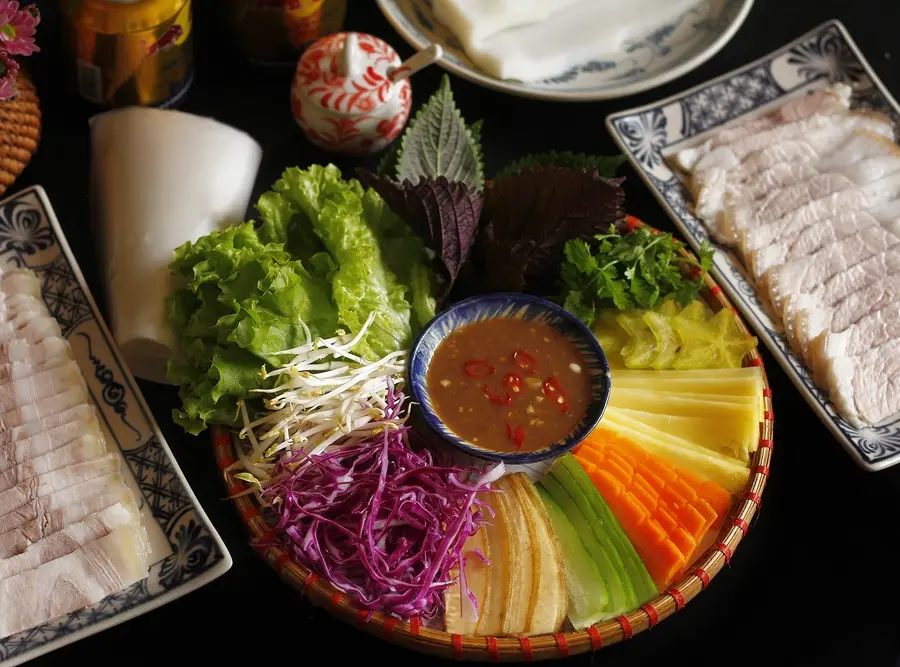 Khám phá ẩm thực miền Trung: Thưởng thức món ăn bình dị ở Huế - Đà Nẵng - Hội An